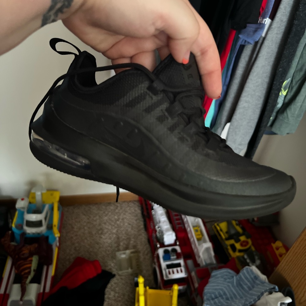 Boys Nike Air Max Axis
